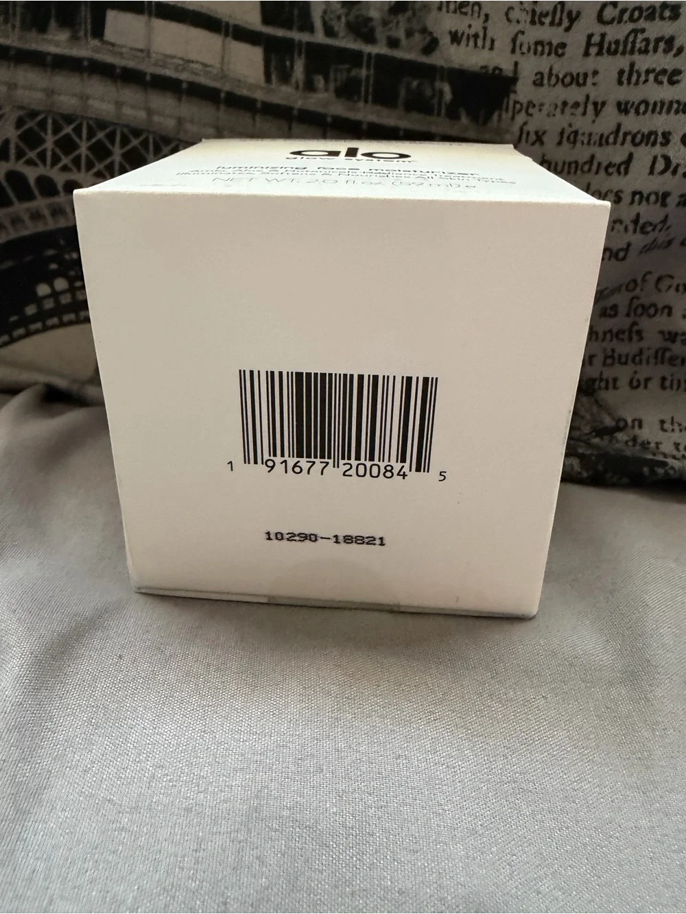 ALO Yoga white Luminizing Face Moisturizer